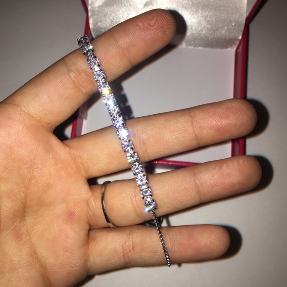 Women’s V.C Diamond bracelet - Picture 4 of 4